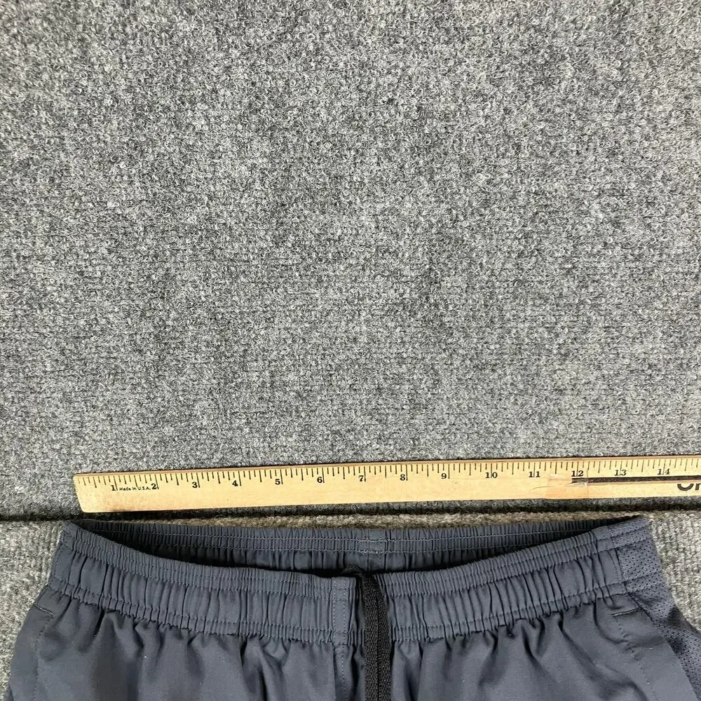 Under Armour Shorts Mens Size M Gray HeatGear Athletic‎ Drawstring Lightweight